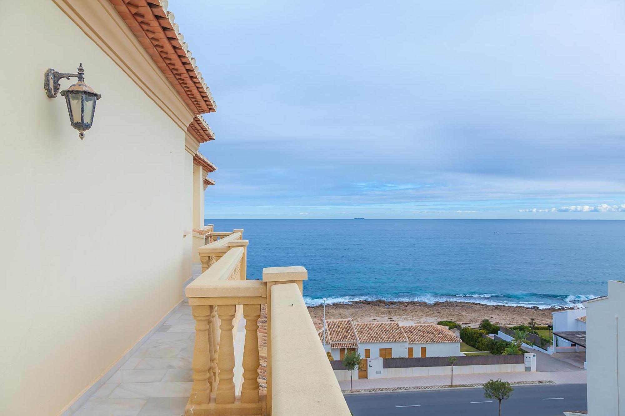 Mar-Beach Front Apartment In Jávea Екстериор снимка